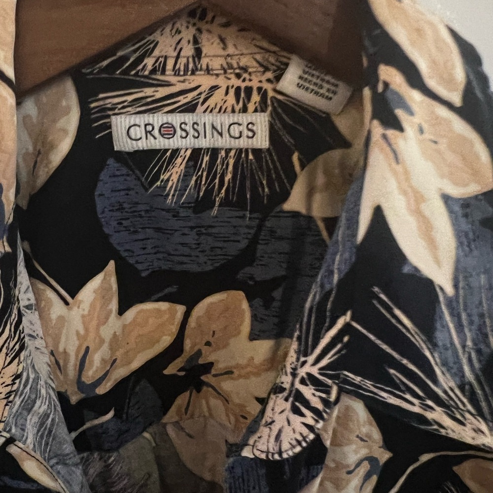 Men’s Vintage Hawaiian Shirt, Crossings Brand.  Navy/tan - Picture 2 of 5